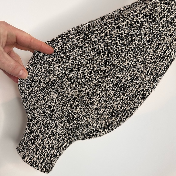 H&M Cozy Knit Sweater with flared sleeves - Picture 4 of 5